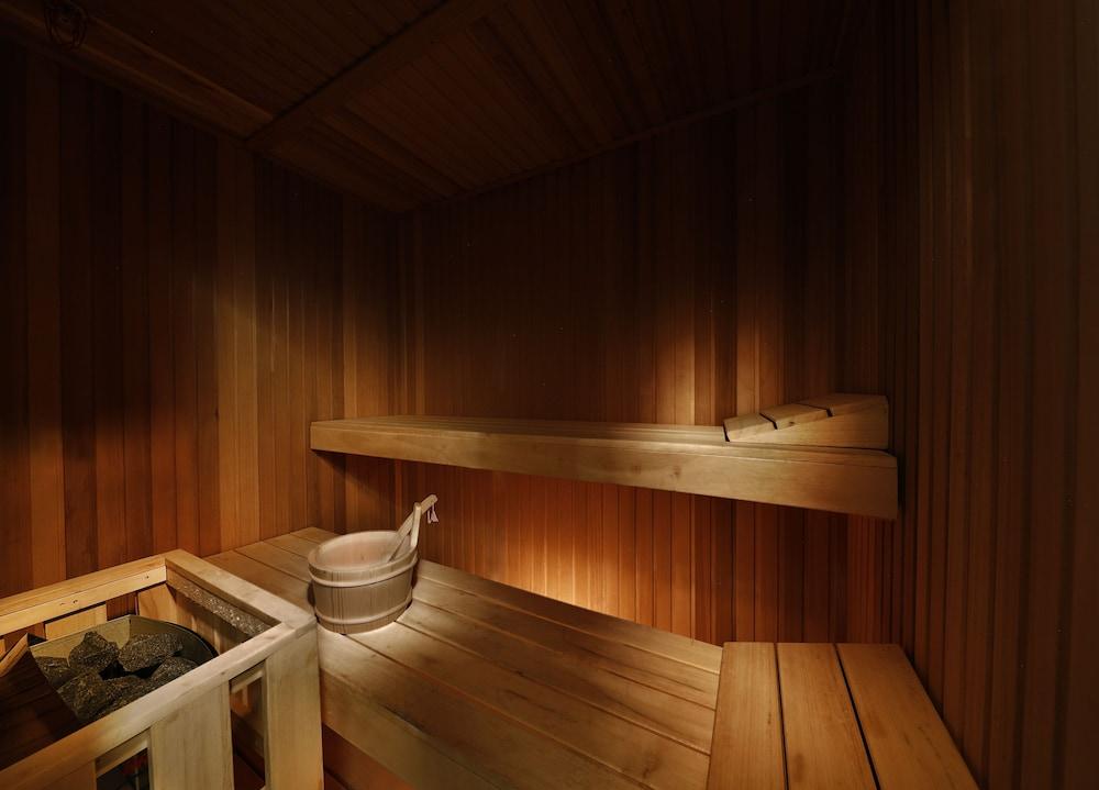 Hilton Tanger City Center Экстерьер фото A Finnish sauna