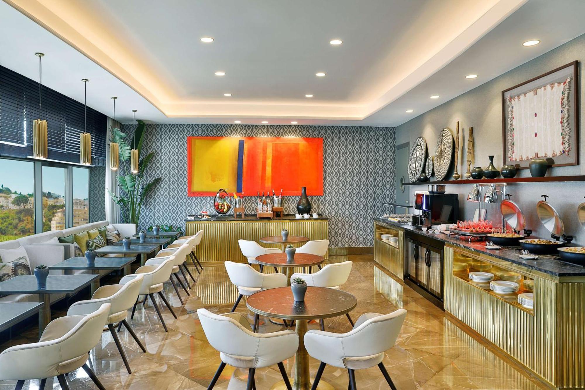 Hilton Tanger City Center Экстерьер фото The Club lounge at London Heathrow Airport
