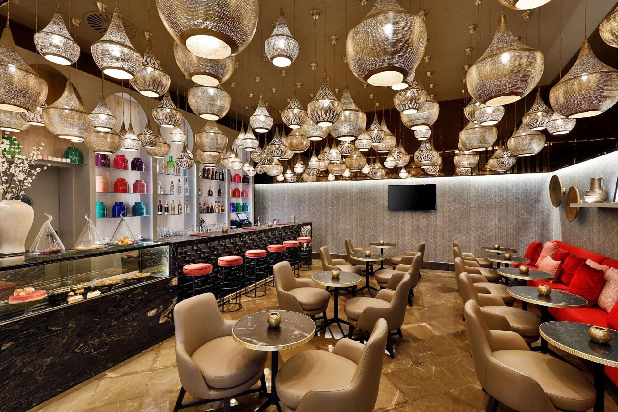 Hilton Tanger City Center Экстерьер фото The interior of the lounge