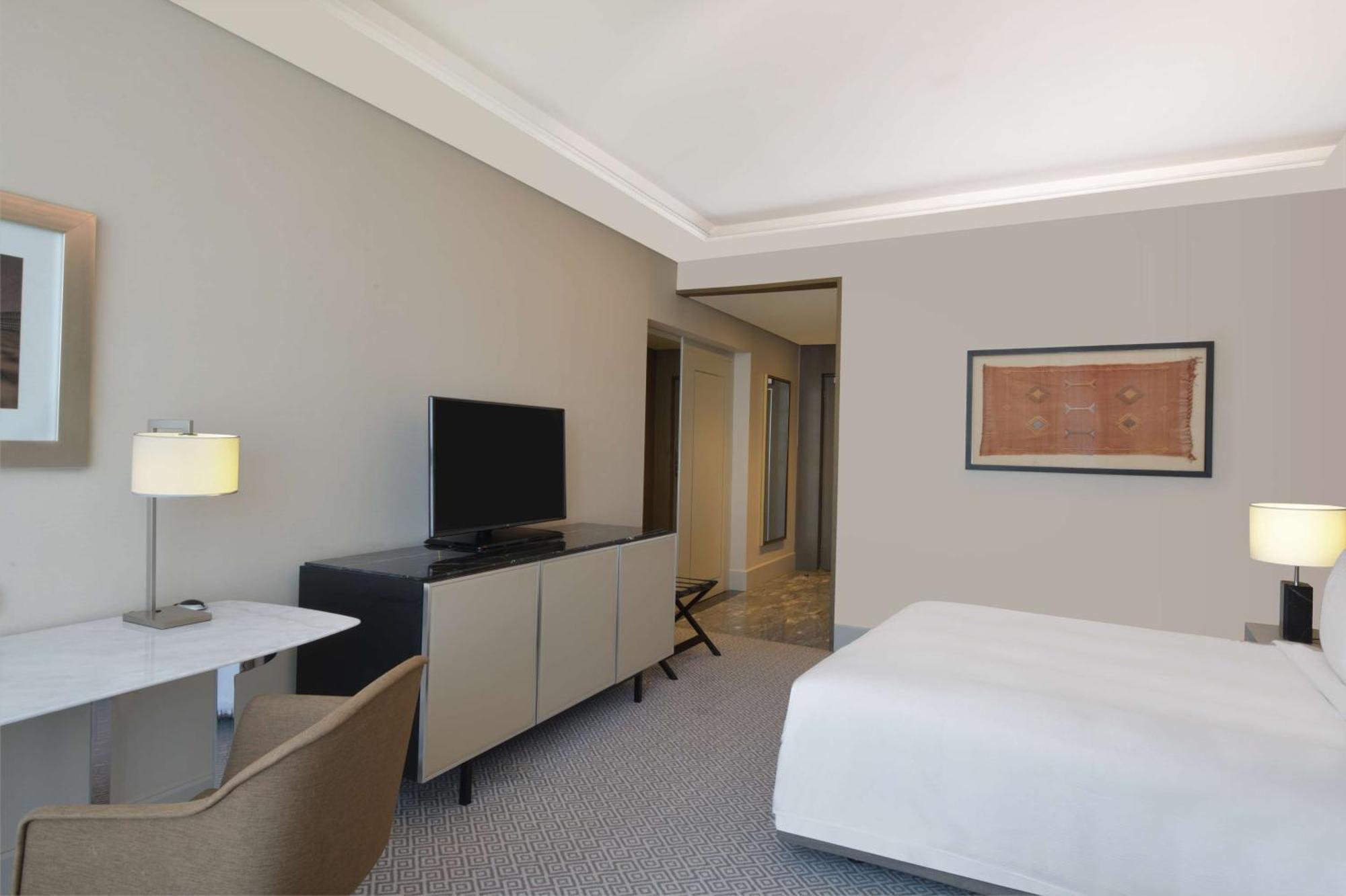 Hilton Tanger City Center Экстерьер фото A guest room at the hotel